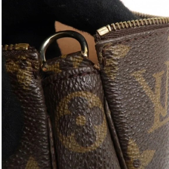 Flawless Louis Vuitton Pochette accessories crossbody shoulder with strap! - Picture 9 of 15